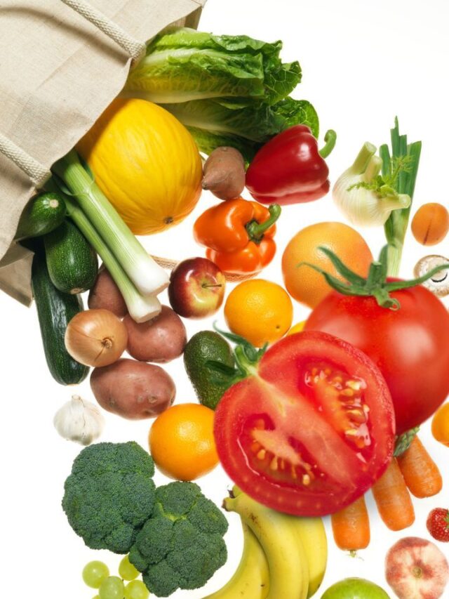 इन सबà¥à¤œà¤¿à¤¯à¥‹à¤‚ के बीच में दबी हà¥à¤ˆ है गाजर बताइठकà¥à¤¯à¤¾ आपको नजर आ रही है