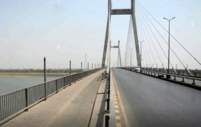 Yamuna Bridge: