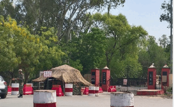 killed four soldiers: