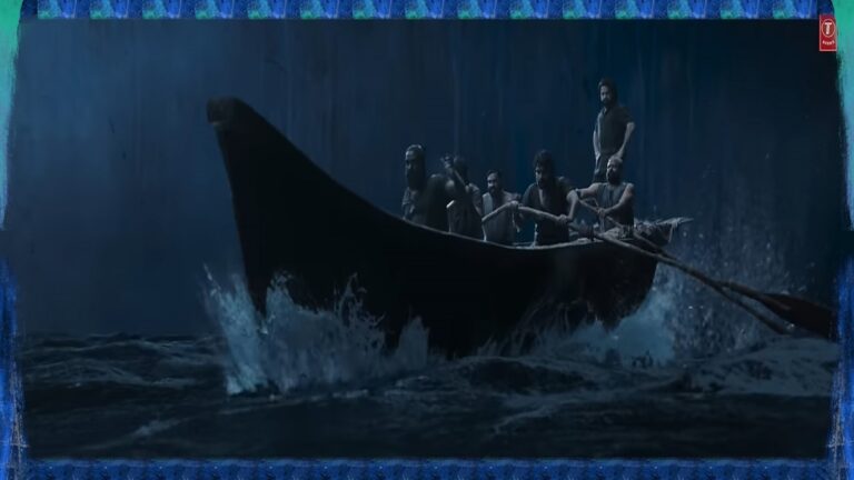 जान्हवी कपूर, जूनियर एनटीआर और सैफ अली खान अभिनीत देवरा का पहला ट्रेलर, भय और शक्ति की कहानी दर्शाता है।