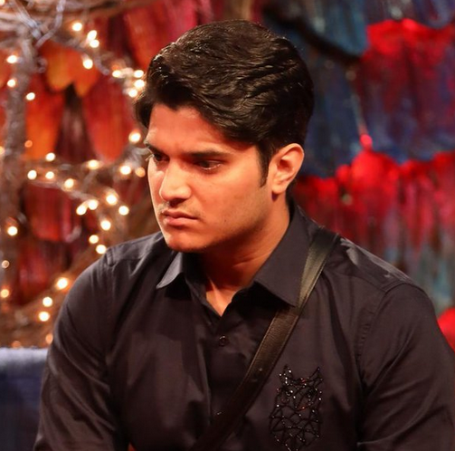 Bigg Boss 19 में सरप्राइज़ ट्विस्ट: लोकप्रिय यूट्यूबर मृदुल तिवारी घर से बाहर, फैंस बोले — “अन्याय हुआ है!” #BiggBoss19 #MridulTiwari #UnfairEviction #SalmanKhan #BB19Twist #RealityShowDrama #BB19Update