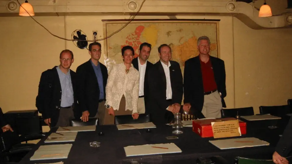 Epstein files Release जारी किए लाखों दस्तावेज Vaginal cream से लेकर Trump के Epstein Fashion Show बड़े दिग्गज Bill Clinton Michael jackson और भी आगे #EpsteinFiles #BreakingNews #USPolitics #EpsteinLibrary #GlobalNews #Justice #EpsteinFiles #USDOJ #Breaking