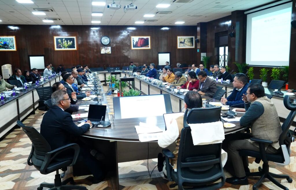 उत्तराखंड: राजस्व बढ़ाने के लिए CM धामी सख्त, बाहरी वाहनों पर ग्रीन सेस और AI तकनीक के इस्तेमाल के निर्देश