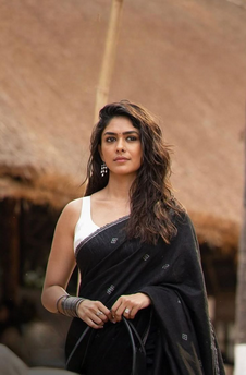 Mrunal Thakur Dhanush Dating Rumors