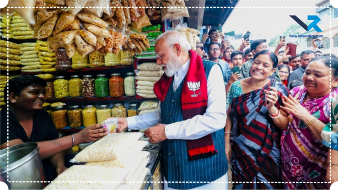 PM Modi with Common Man